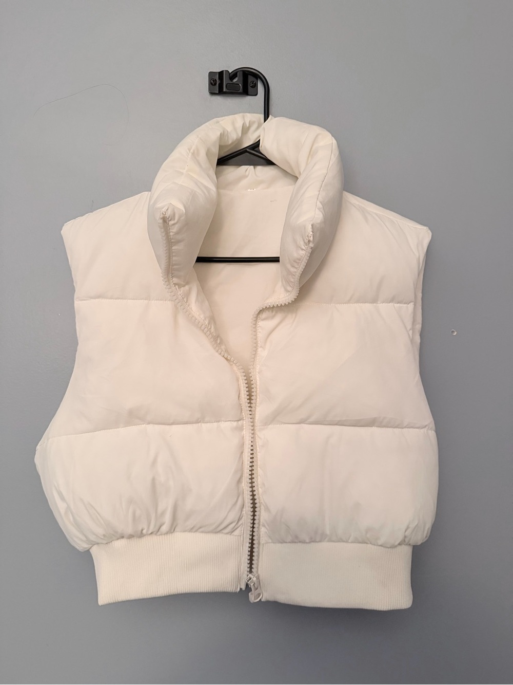 Fashion Nova Cropped Cream Puffer Vest